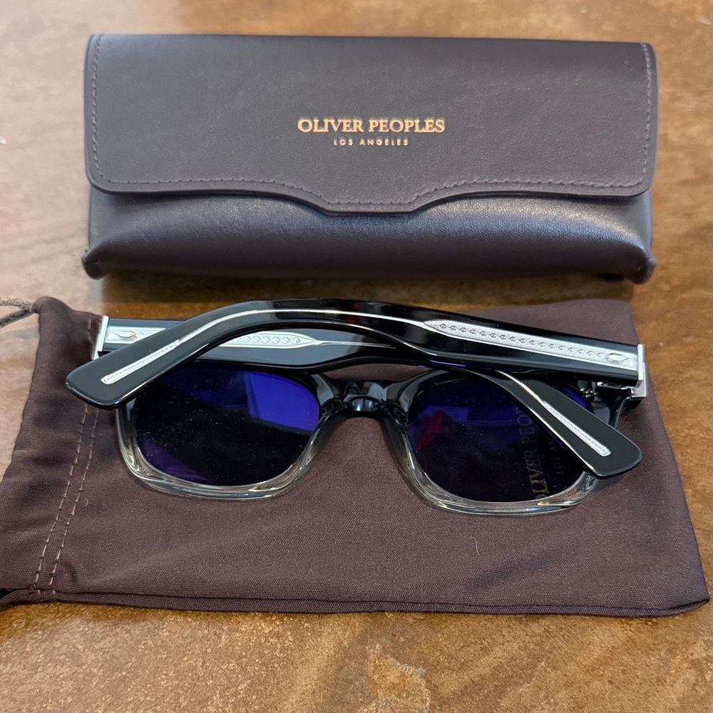 Oliver Peoples Gray Sunglasses with Case - Picture 6 of 6